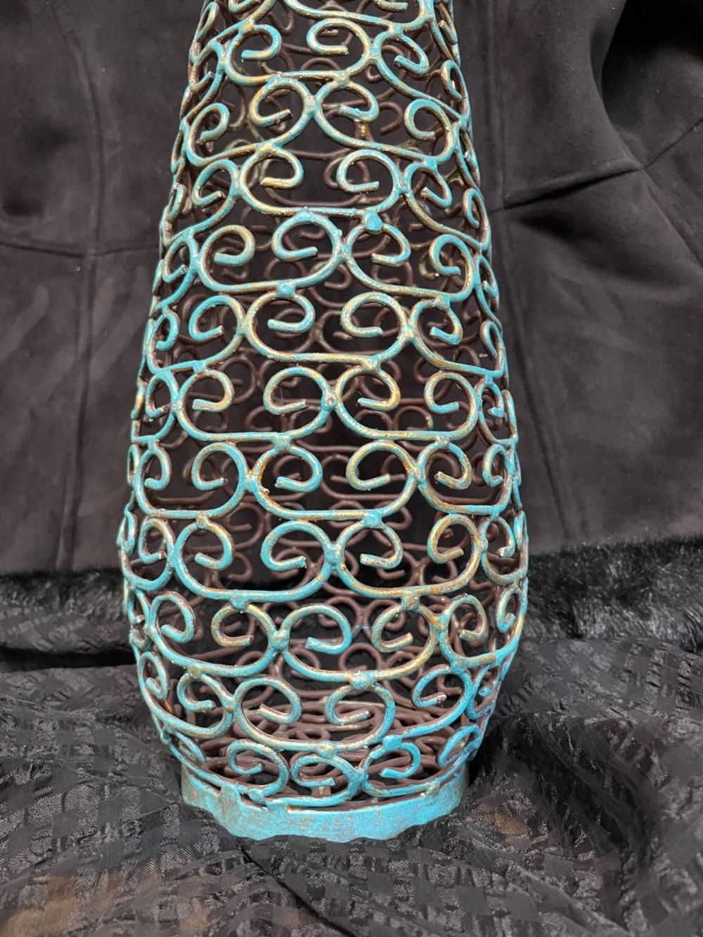 🌹Turquoise & Gold finish Scrollwork Metal Iron Decorative Vase - Picture 2 of 8